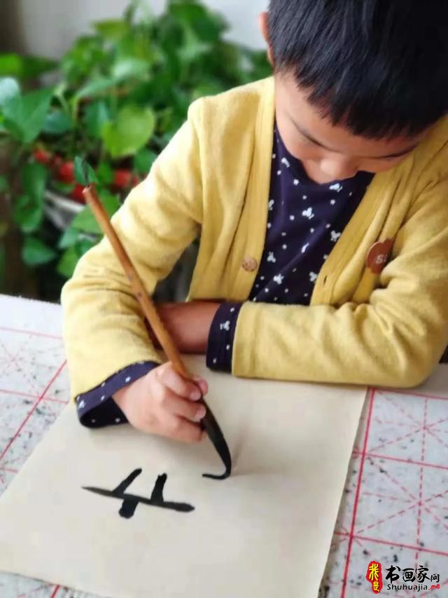 我与冬天有个约定——市妇儿活动中心美术、书法班开展迎立冬创意活动-42.jpg