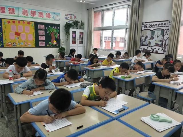 震撼！福清千人书画大赛上演......-38.jpg