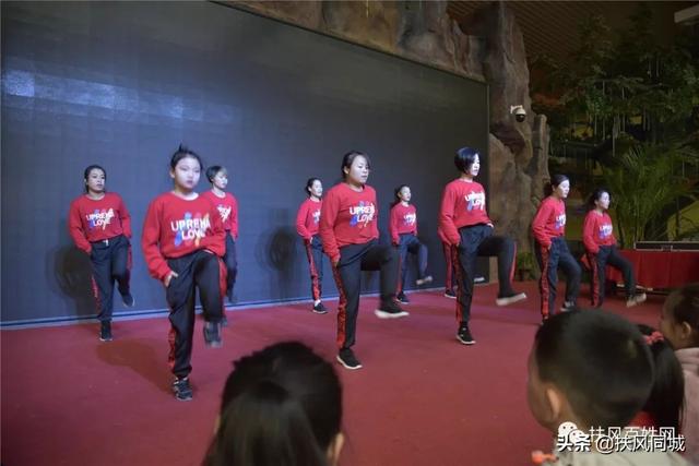 扶风创意思维美术学校举行2020教育年会-9.jpg