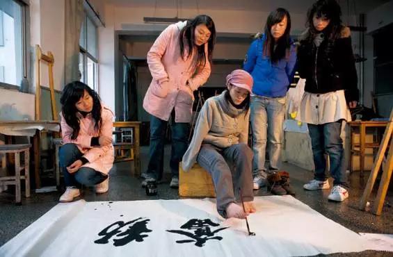 看了这些无手的“十大残疾人书法”，你还有什么理由写不好字？-19.jpg