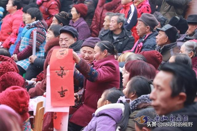 脑洞大开！乐山这位书法爱好者用英文写春联-5.jpg