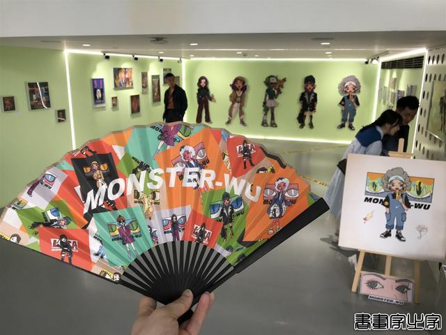 赛博朋克+浮世绘……这个95后重庆妹把自己的日常穿搭画成插画，还办起了个展-4.jpg