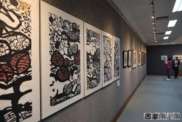 600多幅青岛籍插画家大作等你欣赏！“2021七彩有相?插画青岛”艺术设计展开幕-9.jpg