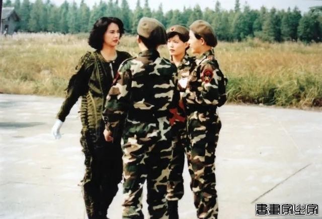 41年前的《人蛇大战》，故事离奇突破华语尺度，录像厅时代的噩梦-25.jpg
