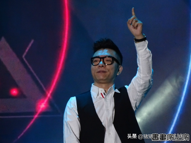 曾经那些唱神曲的歌手们现在怎么样了？-12.jpg
